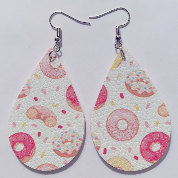 🖤Pick Any 3 for $12🖤 Faux Leather Dangle Earrings Donuts - Picture 2 of 5